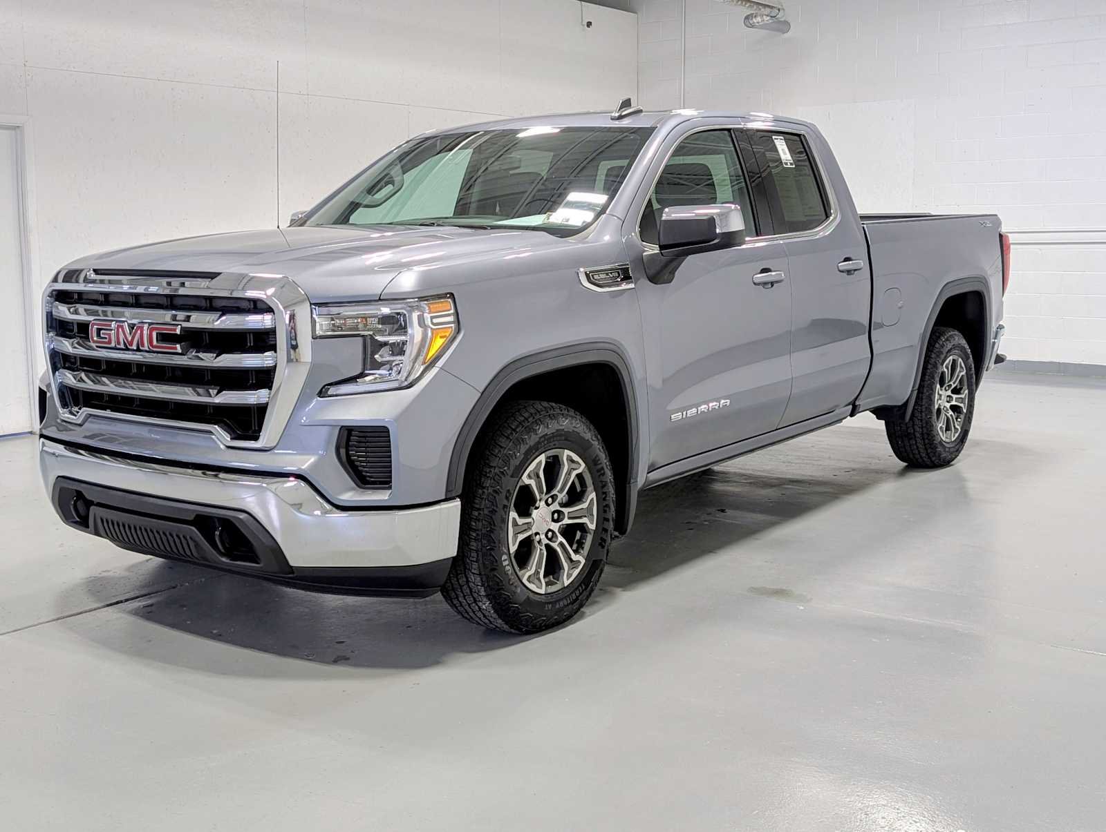 2020 GMC Sierra 4WD Double Cab Standard Box SLE's photo