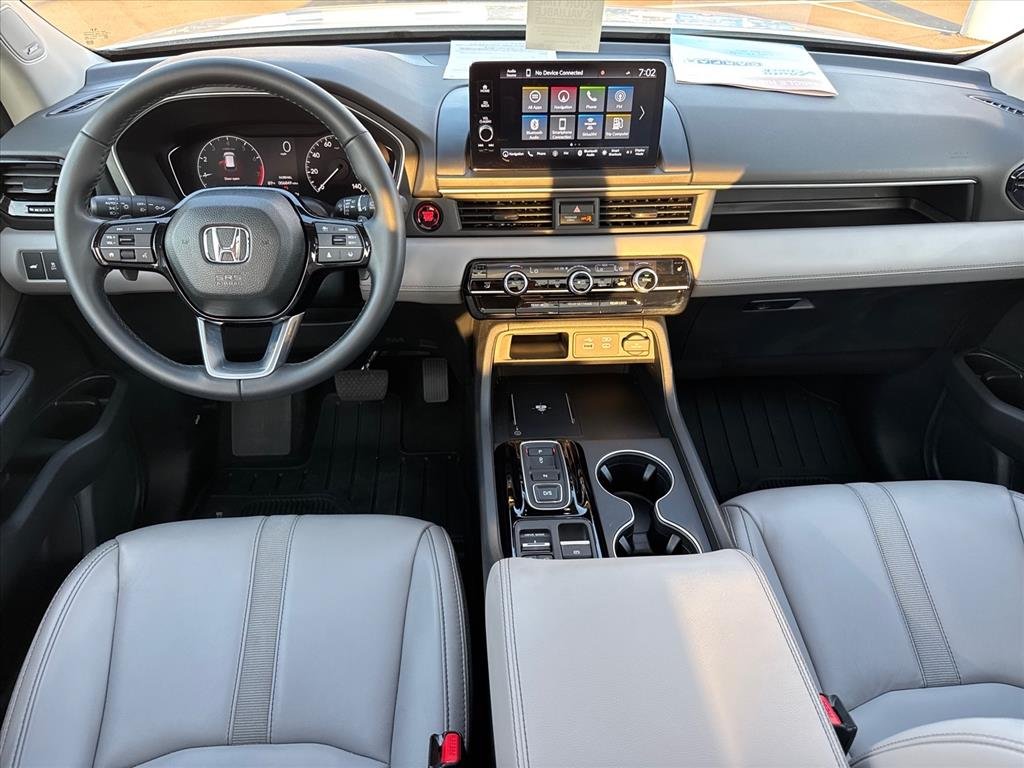 Certified Used 2025 Platinum White Pearl Honda AWD TRG image 12