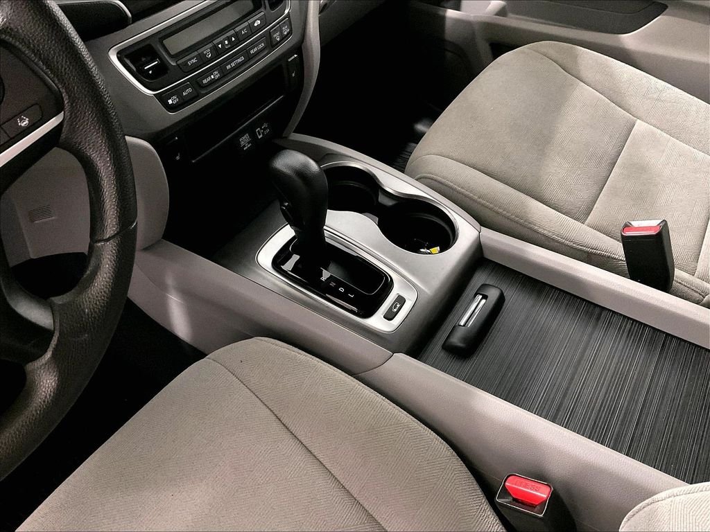 Used 2019 Silver Honda EX image 21