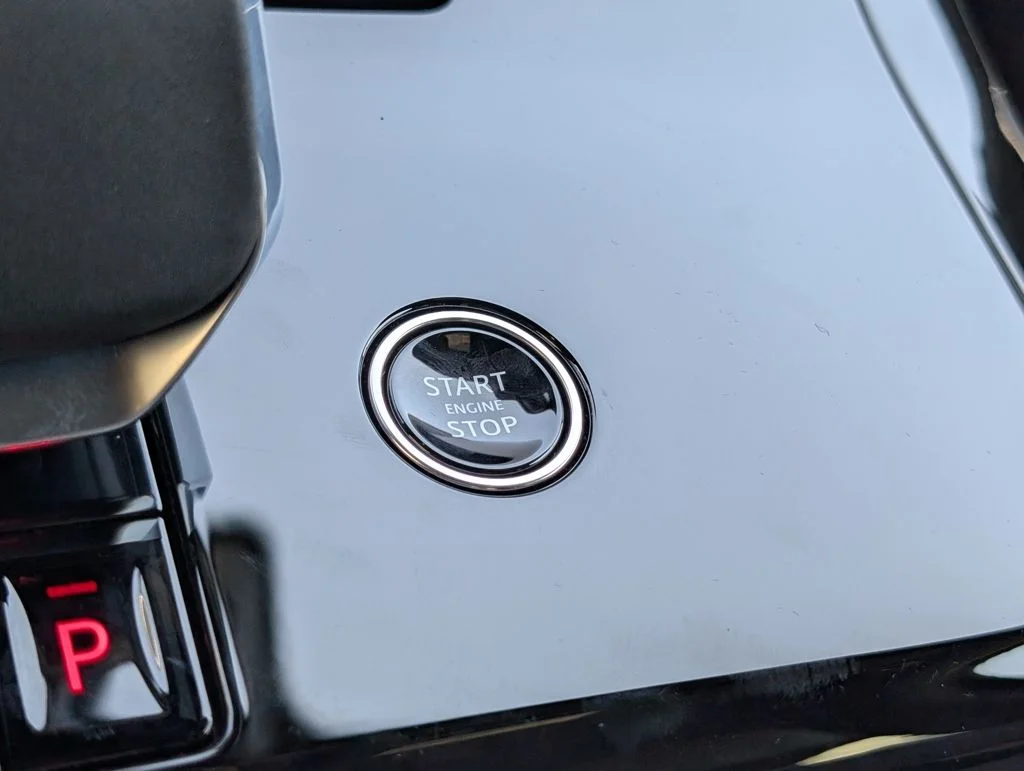 New 2026 Santorini Black Land Rover SE image 19