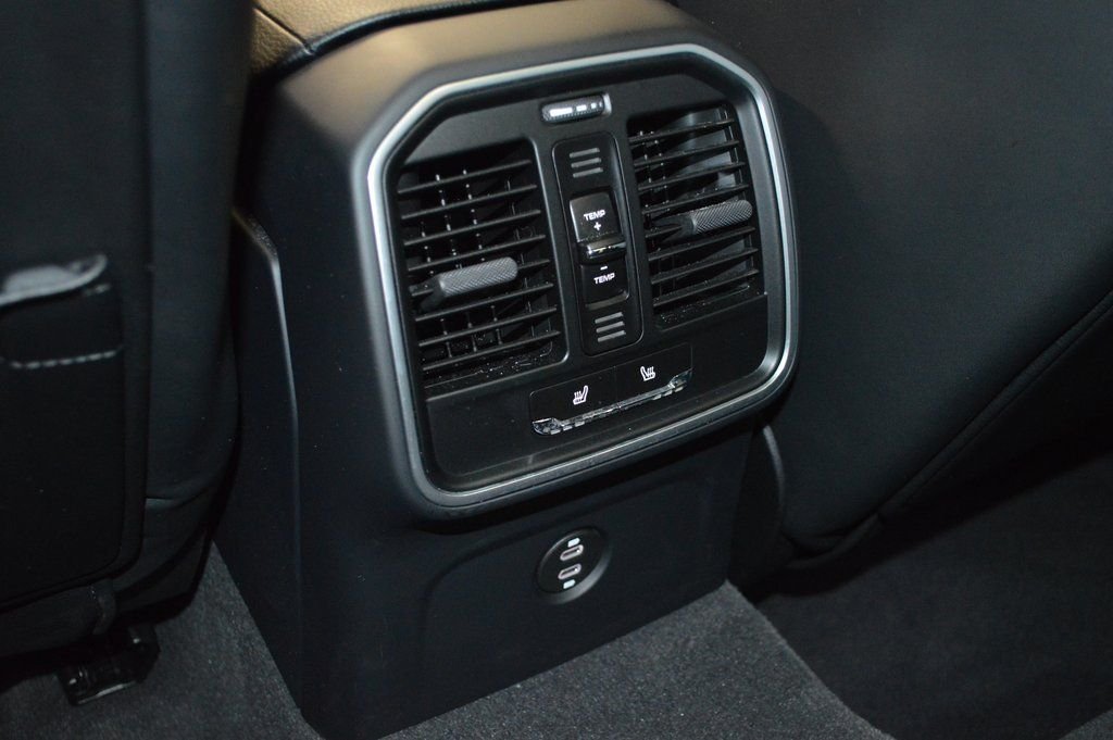 Used 2025 Silver Porsche  image 36