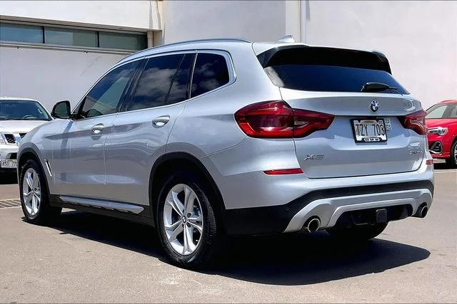 Used 2020 Glacier Silver Metallic BMW sDrive30i image 11