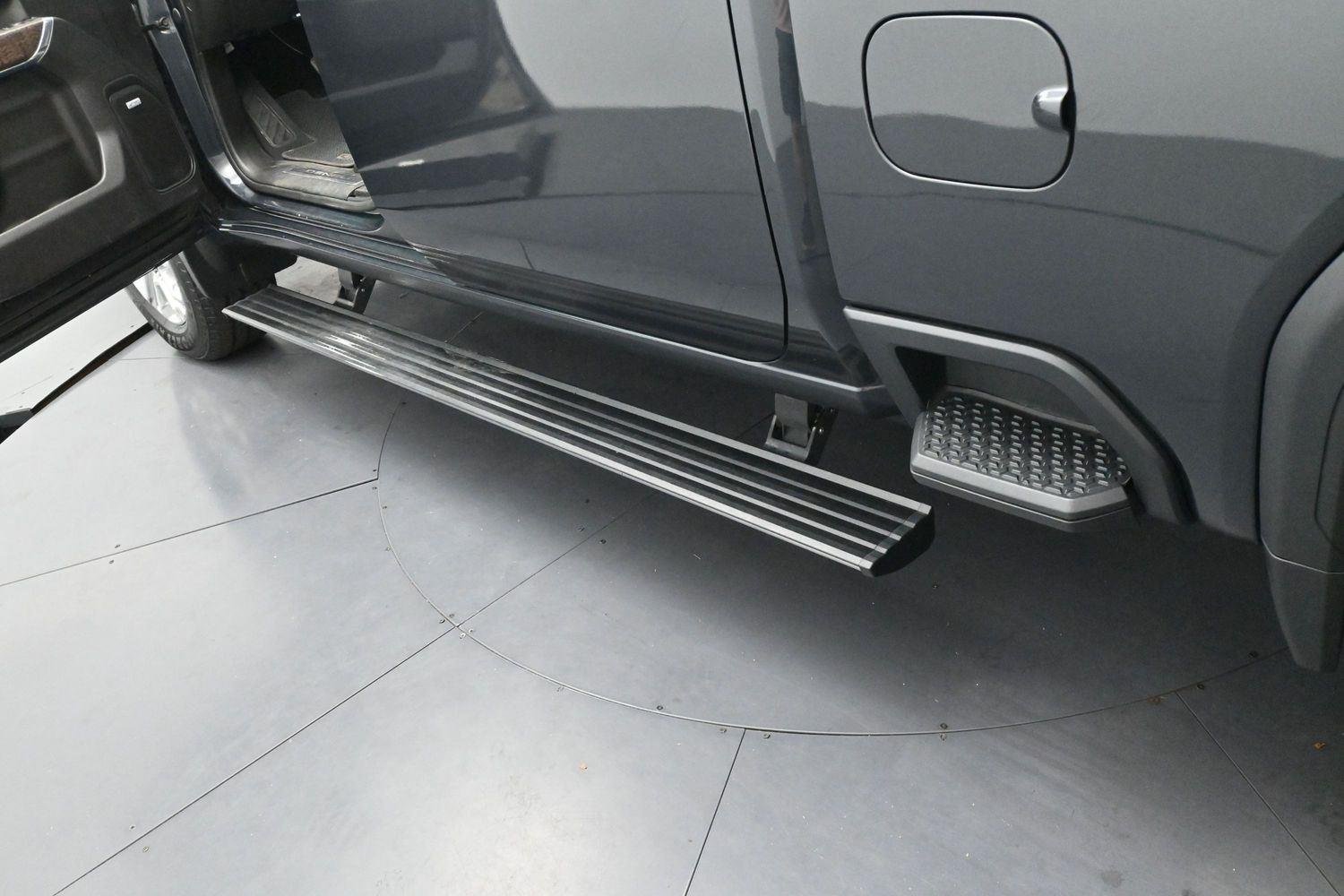 Used 2022 Hunter Metallic GMC Denali image 10
