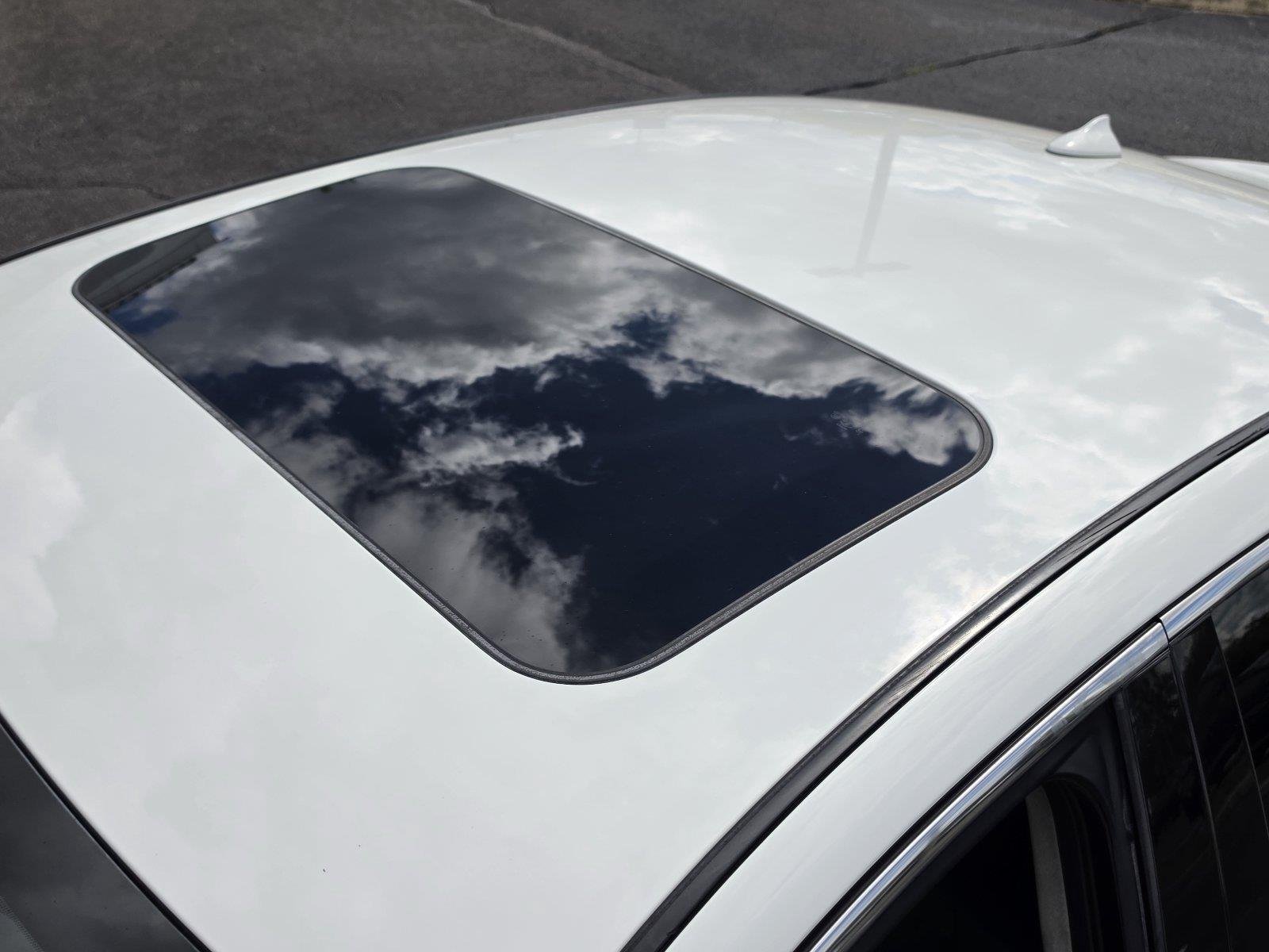 Used 2020 Pure White INFINITI 3.0t LUXE image 37