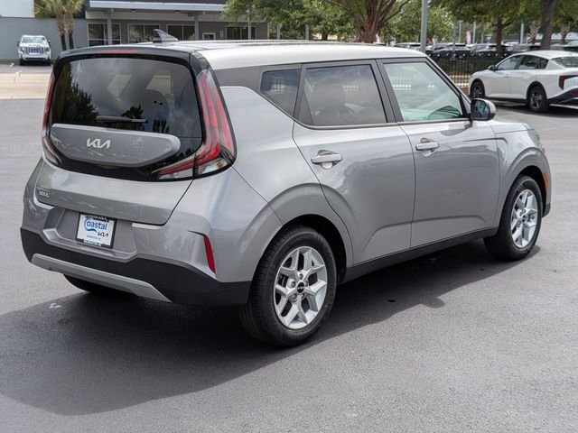 Certified Used 2025 Gray Kia LX image 5