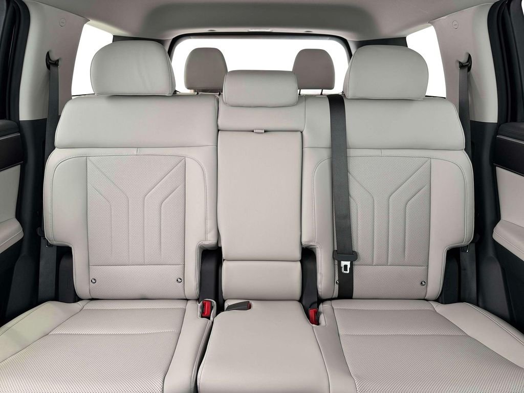 New 2026 Gray Hyundai SEL FWD image 36