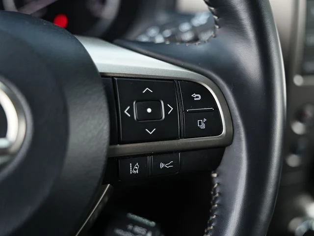 Used 2020 Silver Lexus 460 image 36