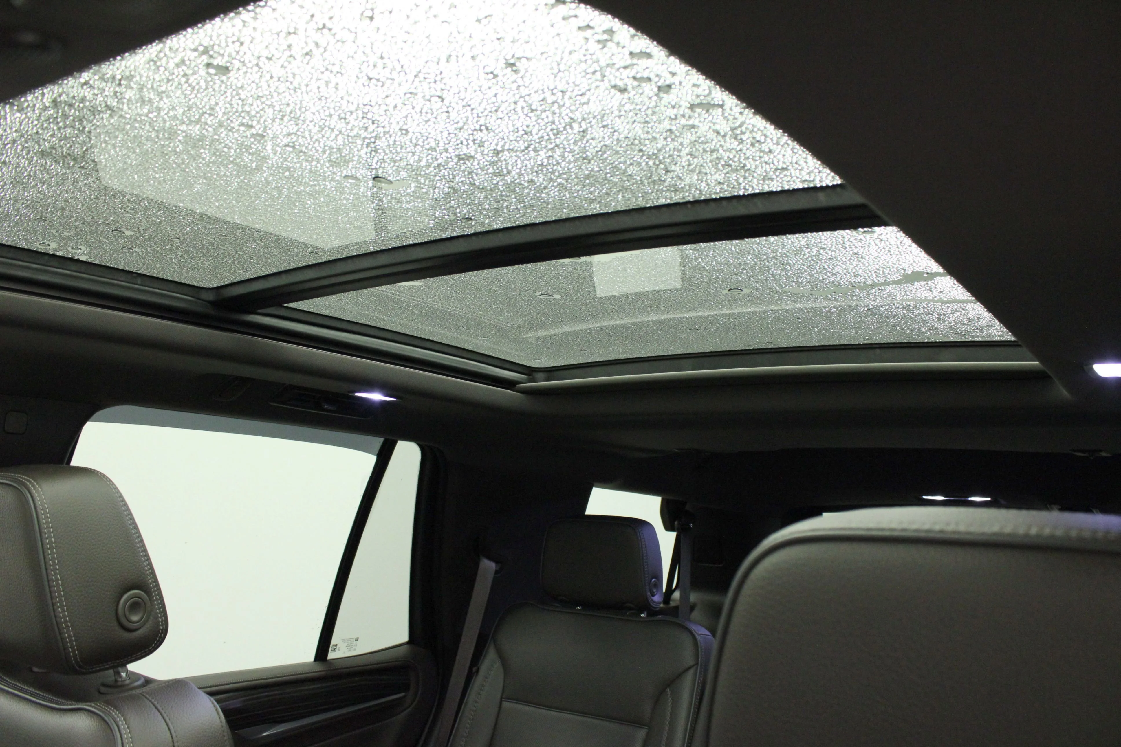 Used 2022 Summit White GMC Denali image 10