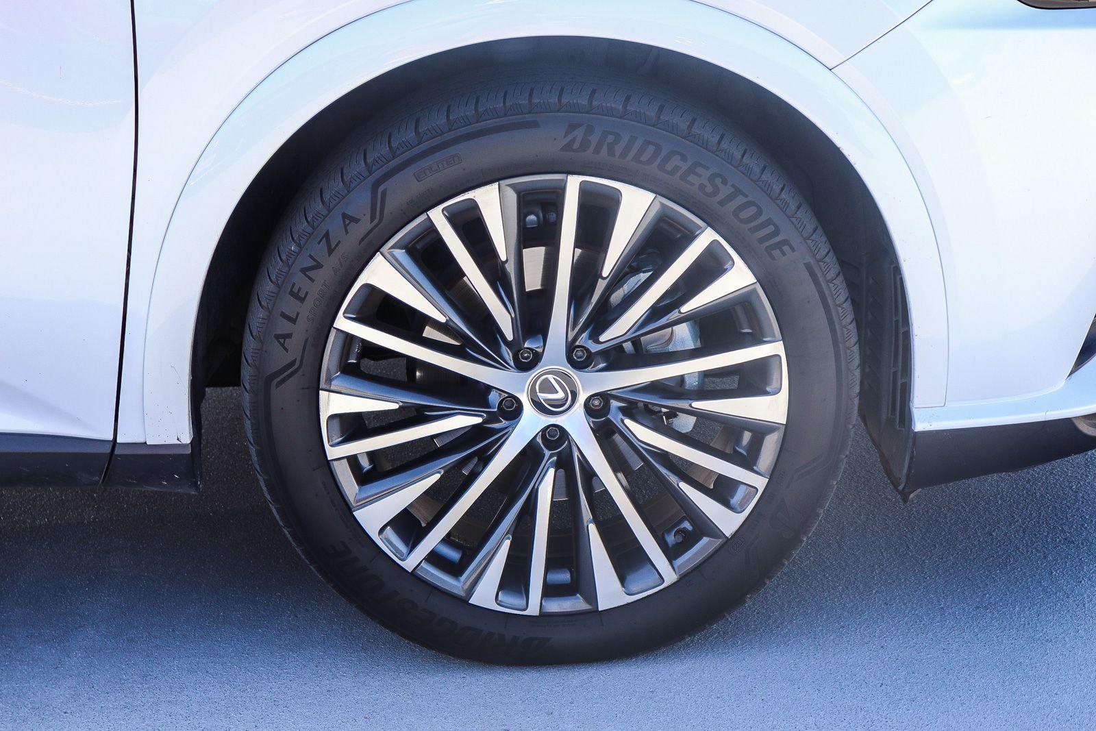 Used 2023 White Lexus 350 Premium Plus image 10