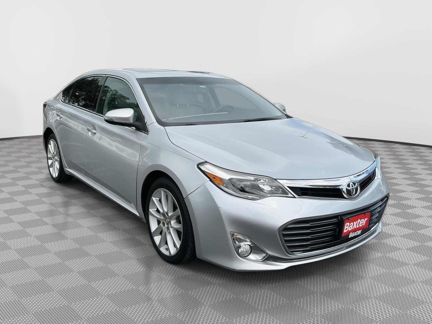2013 Toyota Avalon Limited's photo