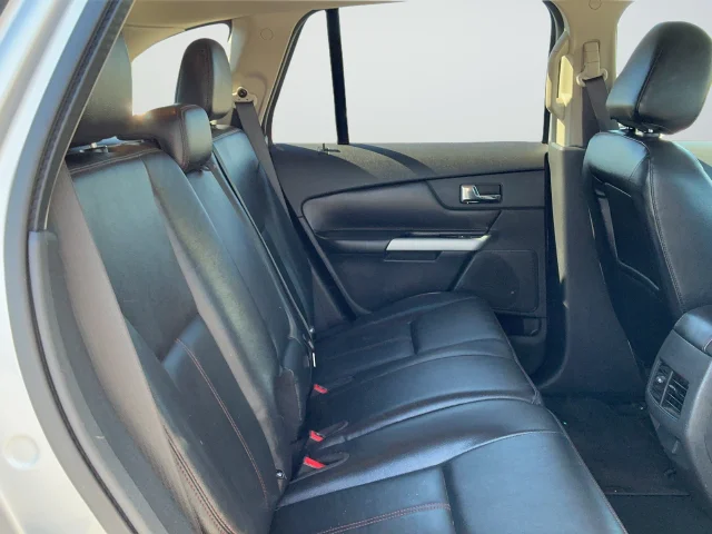 Used 2013 Ingot Silver Ford SEL image 21
