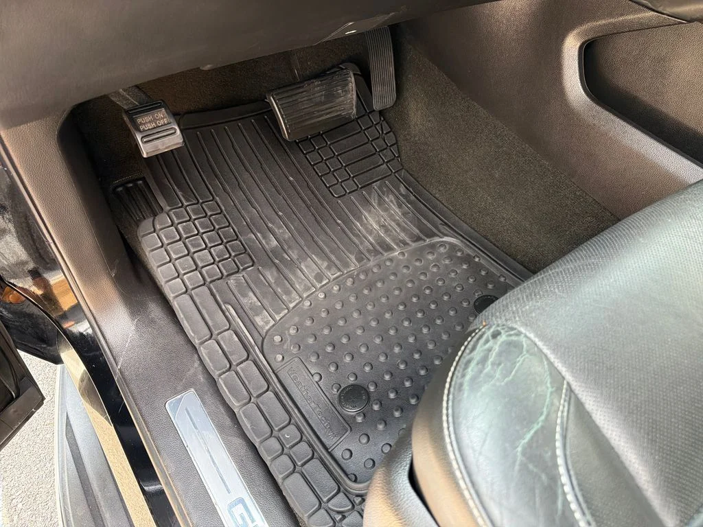 Used 2017 Black GMC SLT image 22