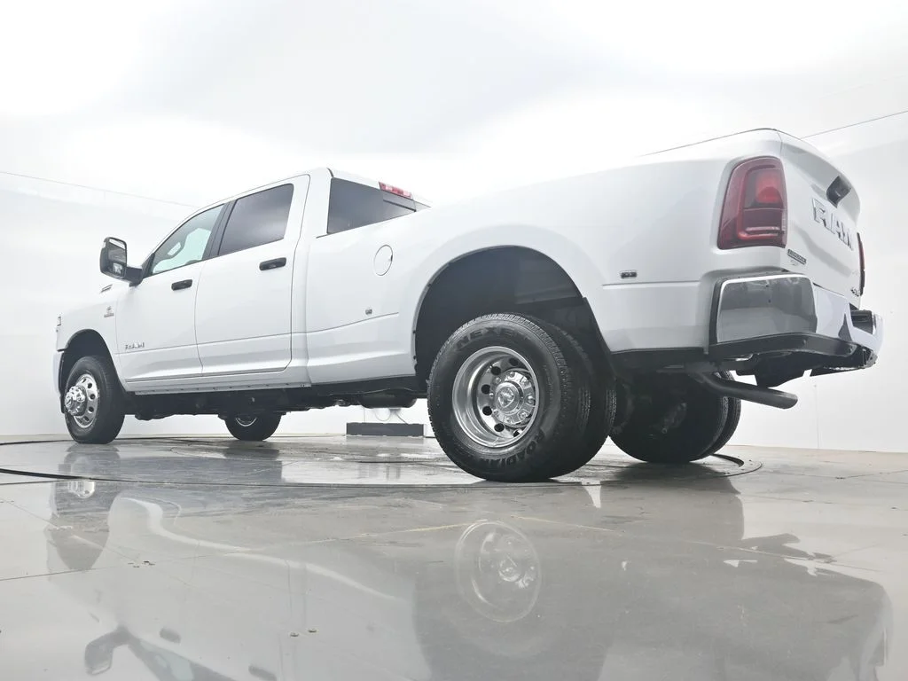 New 2026 Bright White Clear-Coat Exterior Paint RAM Big Horn image 39