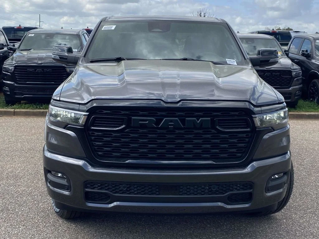 New 2026 Granite Crystal Metallic Clearcoat RAM Big Horn/Lone Star image 32