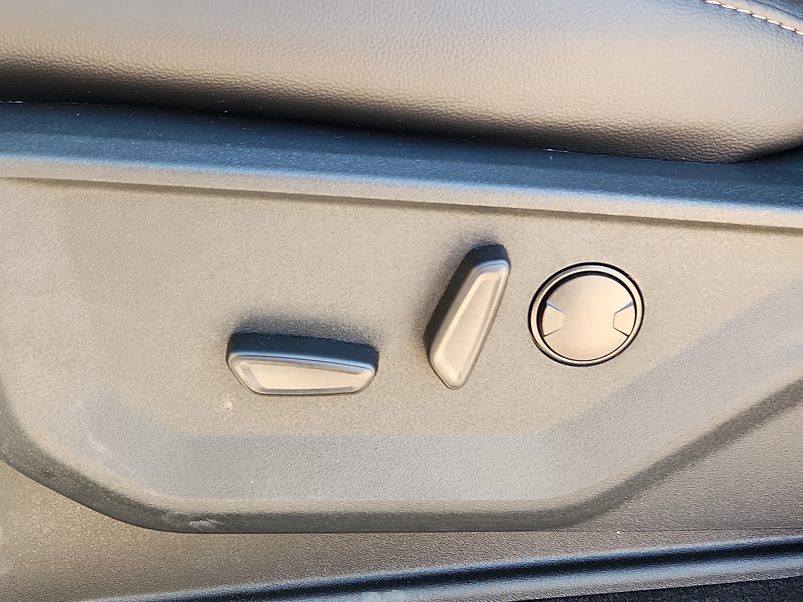 New 2026 Argon Blue Metallic Ford Lariat image 16