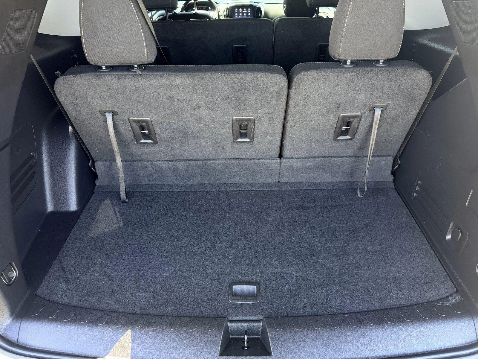 Used 2021 SUMMIT WHITE Chevrolet LT Cloth image 12