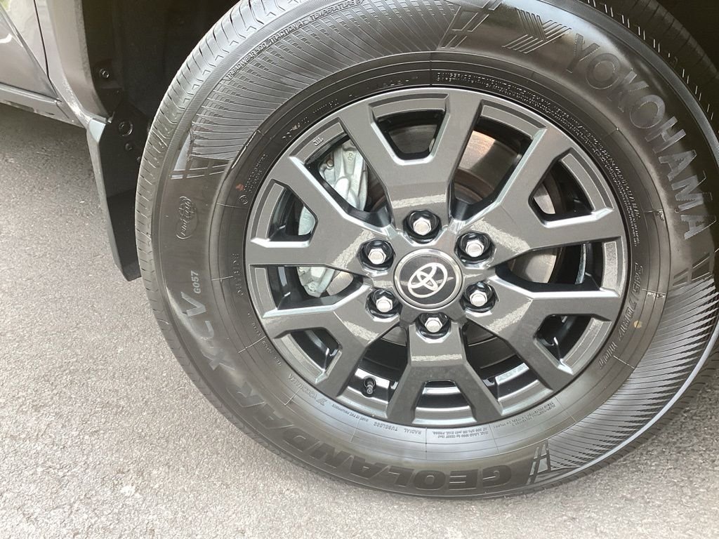 Certified Used 2025  Toyota SR5 image 6