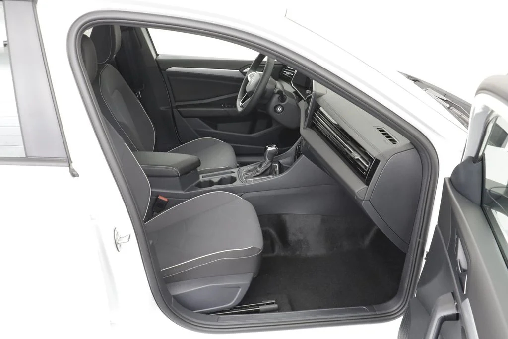 New 2026 Pure White Volkswagen 1.5T Sport image 20