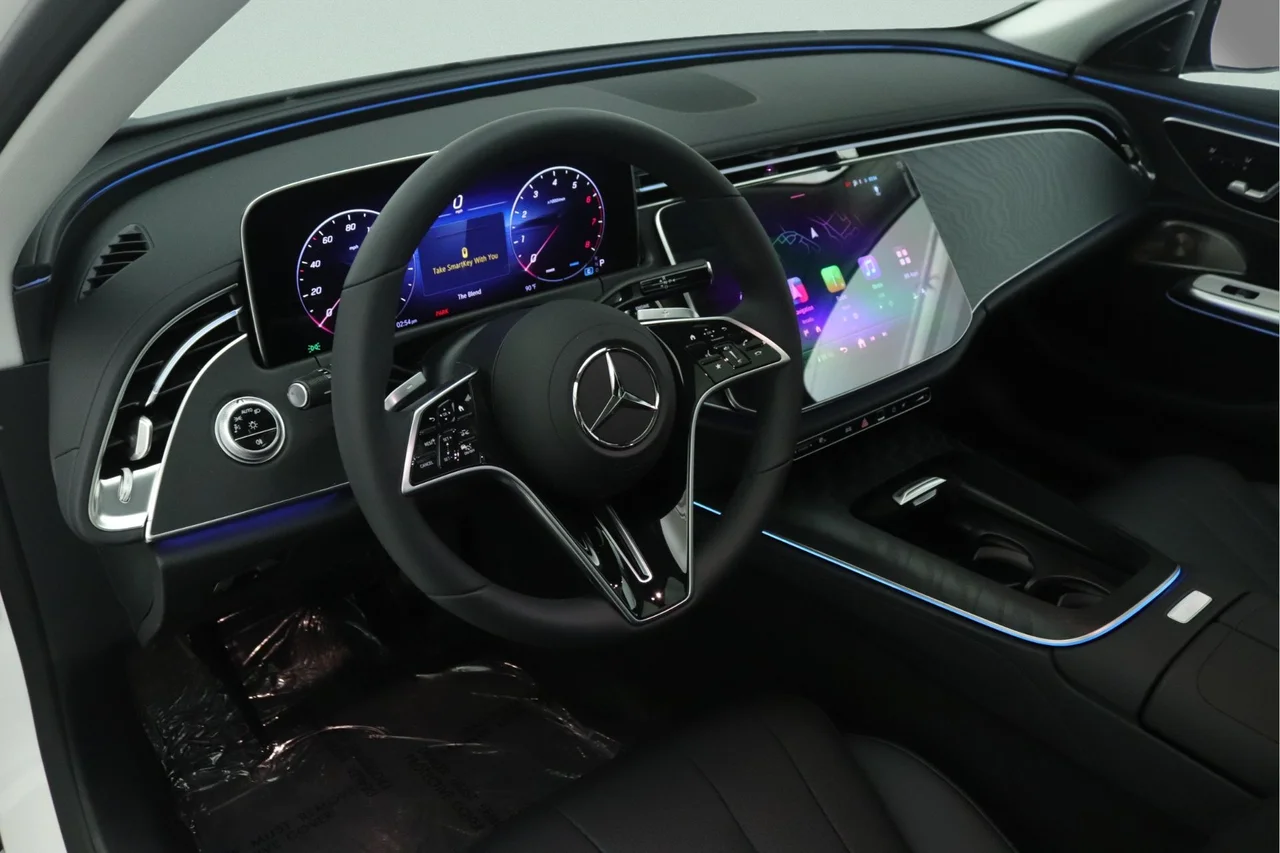 New 2026 Polar White Mercedes-Benz E 450 4MATIC® Sedan 4MATIC® image 4