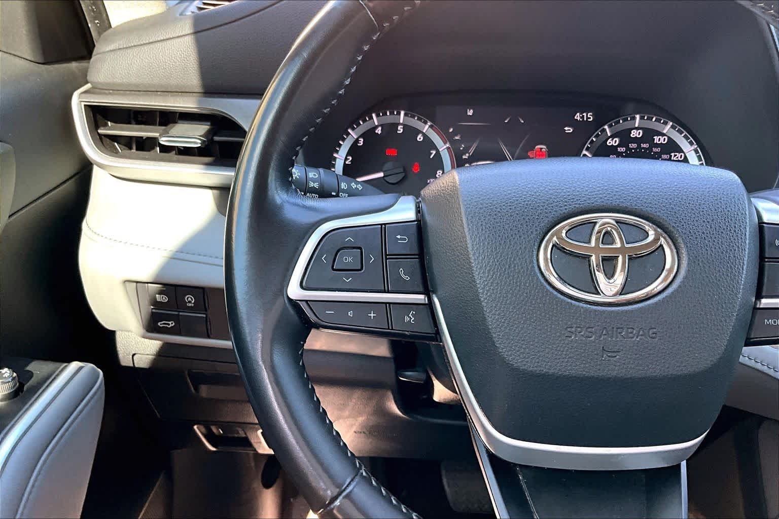 Used 2023 Wind Chill Pearl Toyota LE image 24