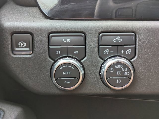 Used 2024 Downpour Metallic GMC Elevation image 24