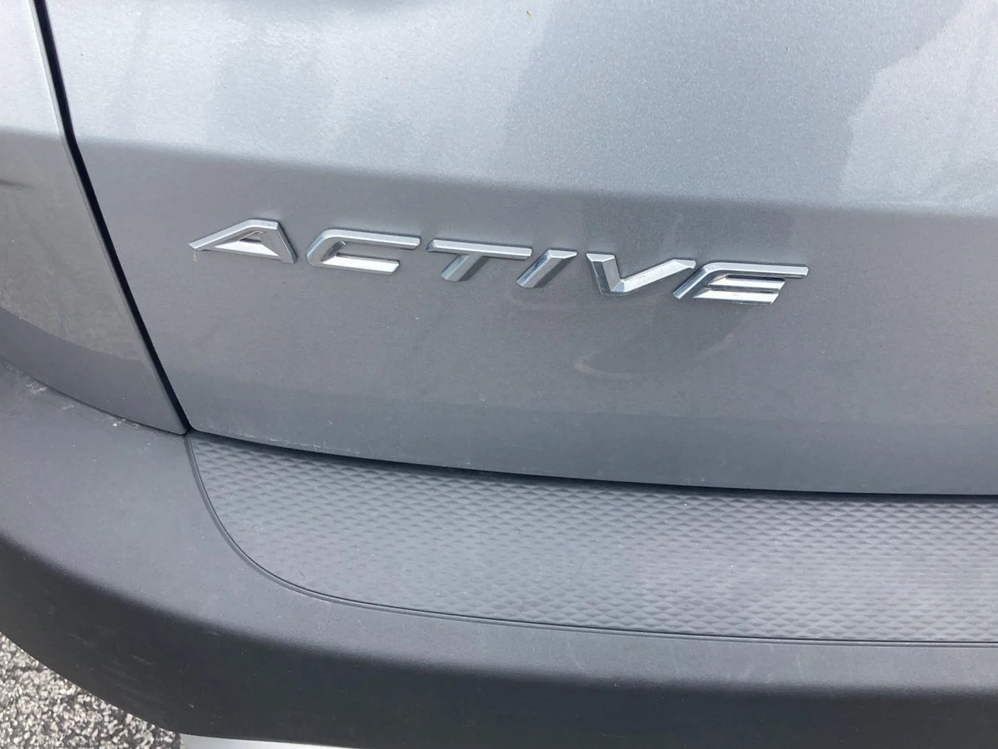 Used 2023 Iconic Silver Ford Active image 13