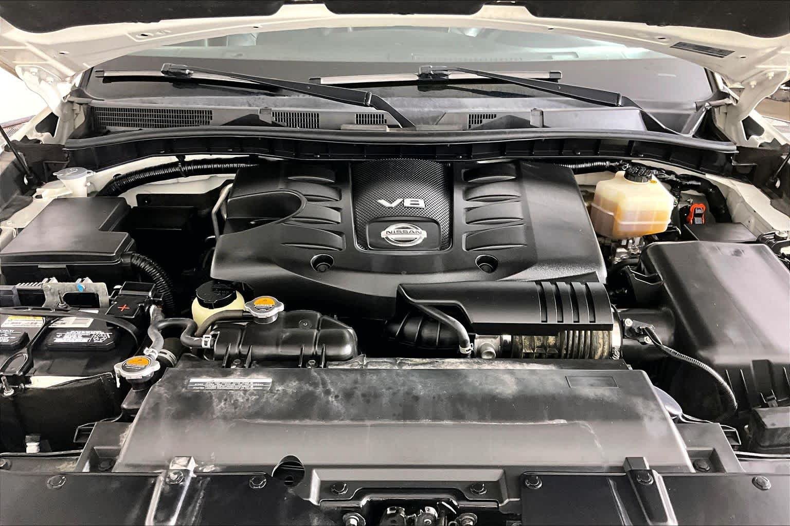 Used 2020 Pearl White Tricoat Nissan Platinum image 29