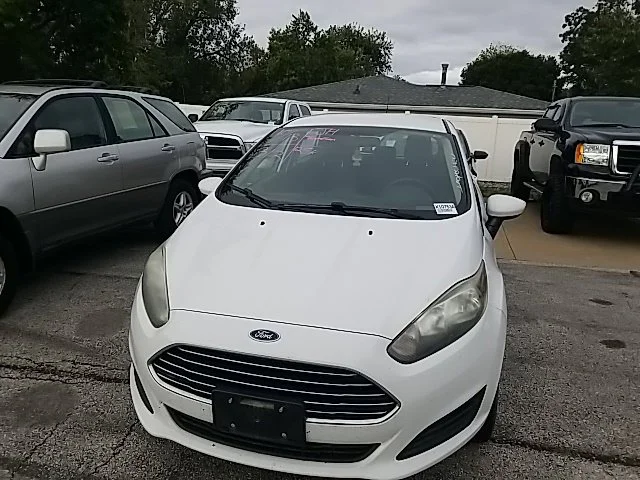 Used 2019 White Ford SE image 11
