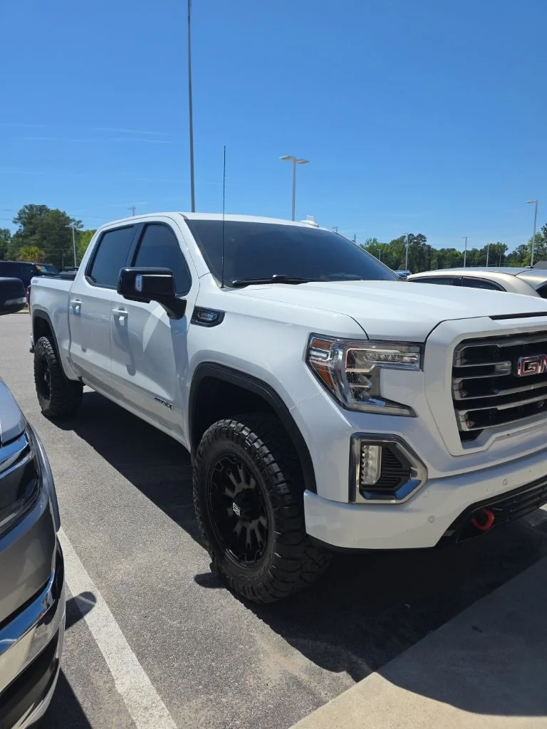 2020 GMC Sierra 4WD Crew Cab Short Box AT4's photo