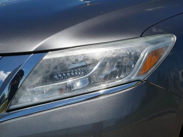 Used 2015 Gray Nissan SL image 10