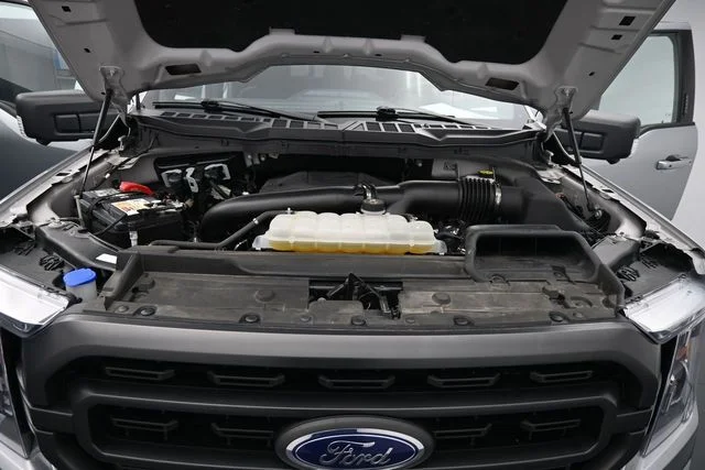 Used 2023 Silver Ford XLT image 14