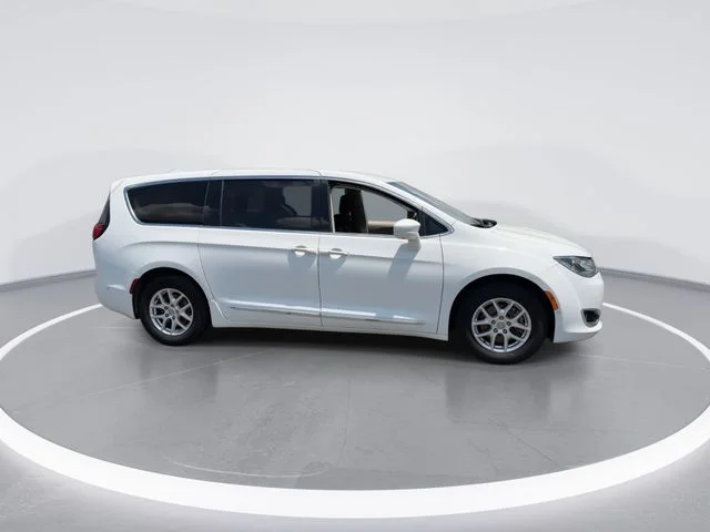 Used 2020 White Chrysler Touring image 9
