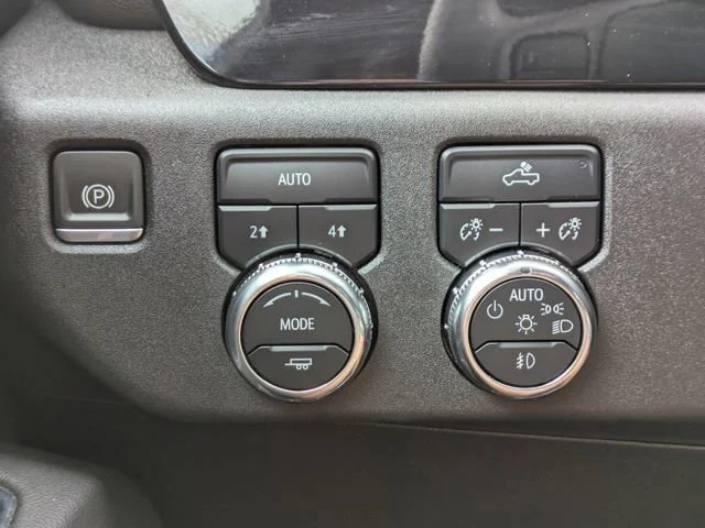 Used 2024 Downpour Metallic GMC Elevation image 24