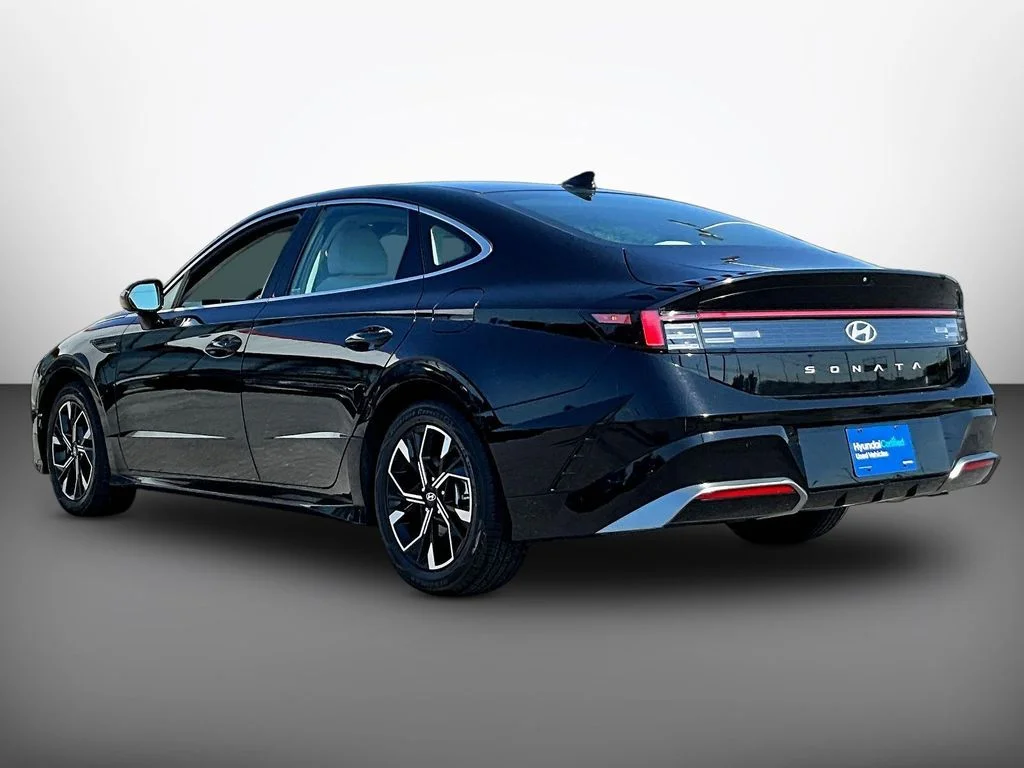 Certified Used 2024 Black Hyundai SEL image 4