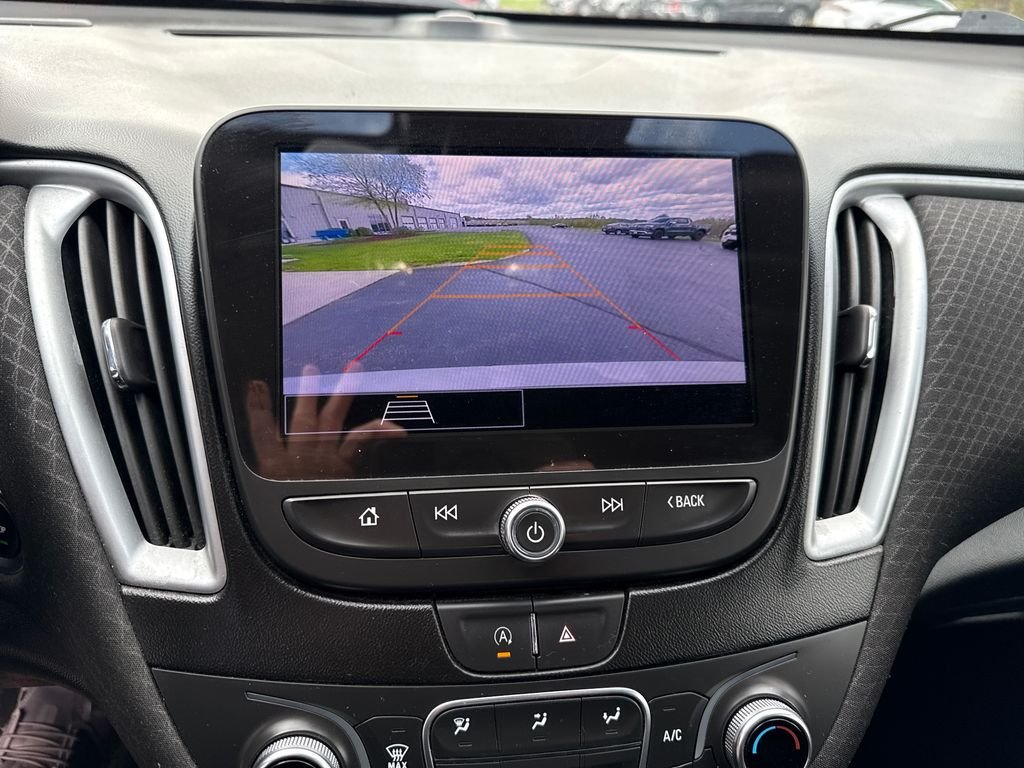 Used 2023 Gray Chevrolet LT image 18