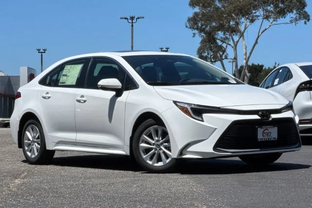 New 2026 Ice Cap Toyota  XLE image 2