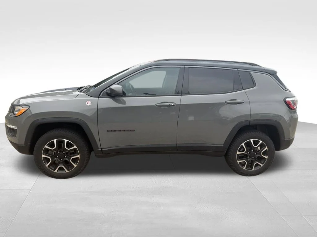 Used 2020 Gray Jeep Trailhawk image 3