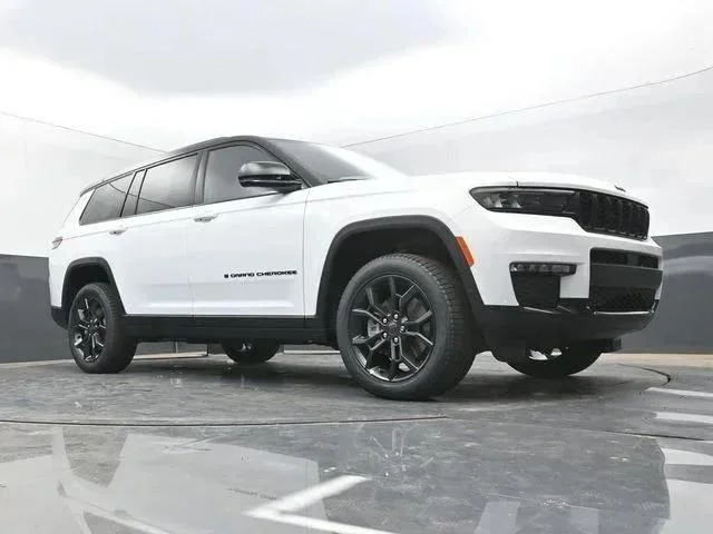 New 2025 Bright White Clear-Coat Exterior Paint Jeep Limited image 51