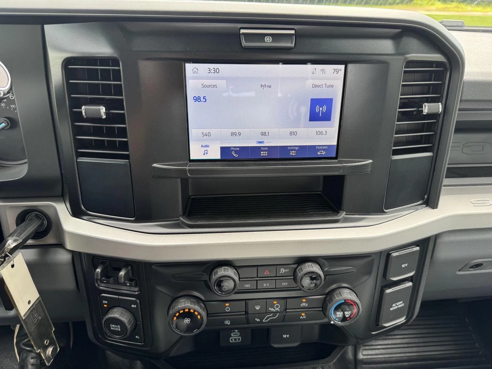 New 2026 Oxford White Ford XL image 14