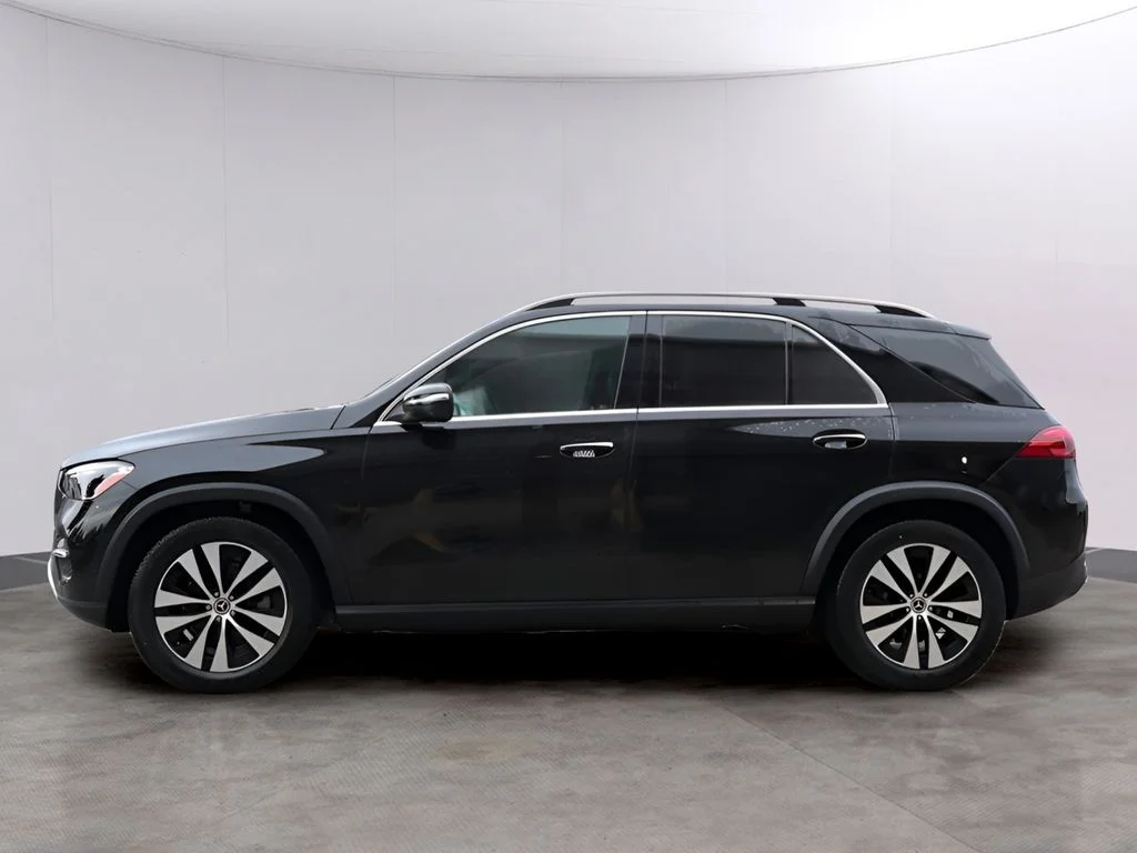 Used 2025 Obsidian Black Metallic Mercedes-Benz GLE 450 image 4