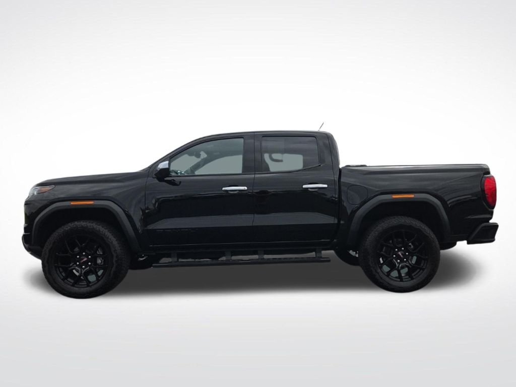 Used 2025 Black GMC Denali image 17