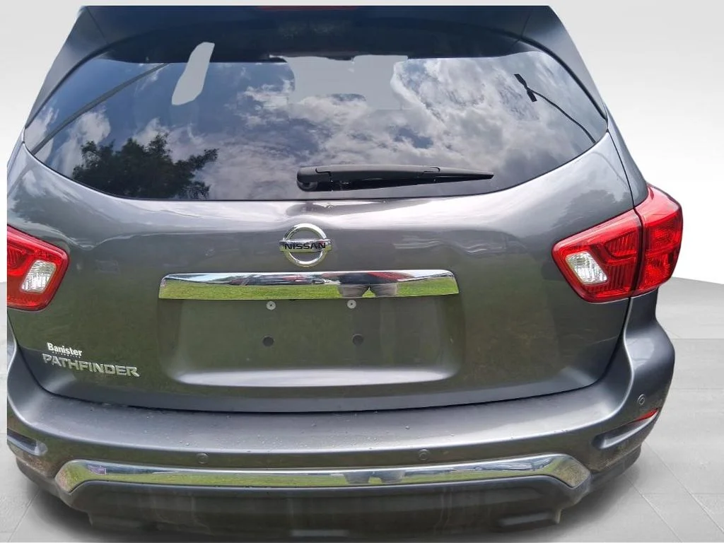 Used 2019 Gray Nissan S image 16