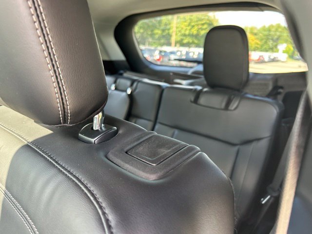 Used 2023 Silver Ford XLT image 16