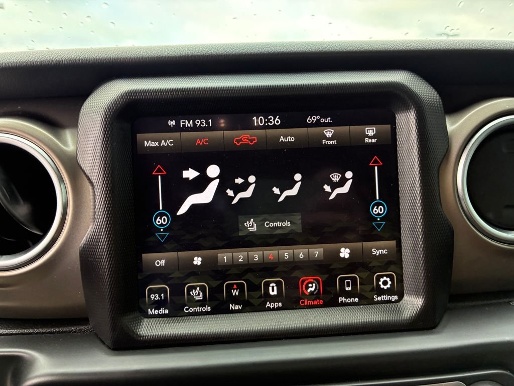 Used 2020 Gray Jeep Rubicon image 16