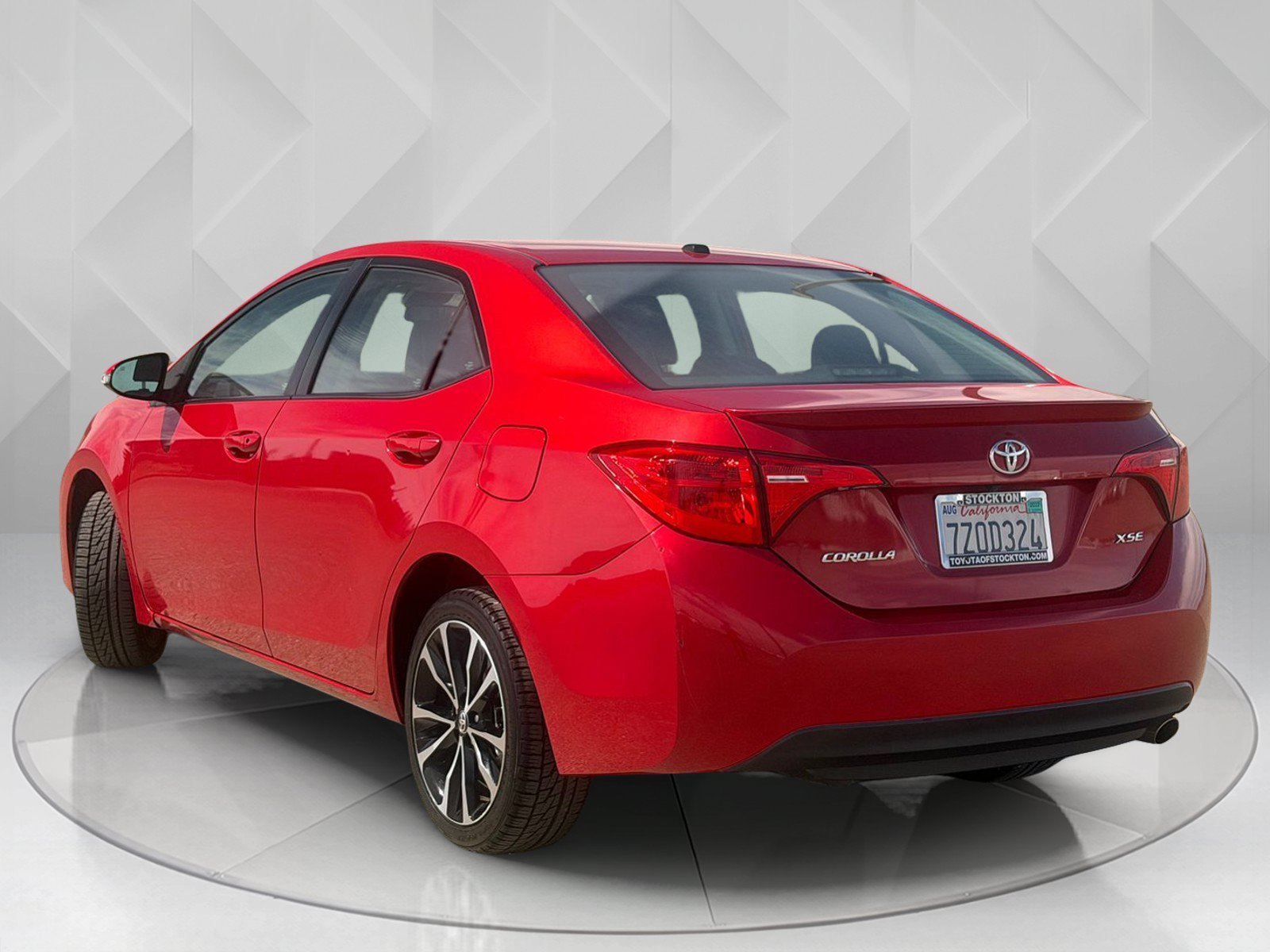 Certified Used 2017 Barcelona Red Metallic Toyota XSE image 3