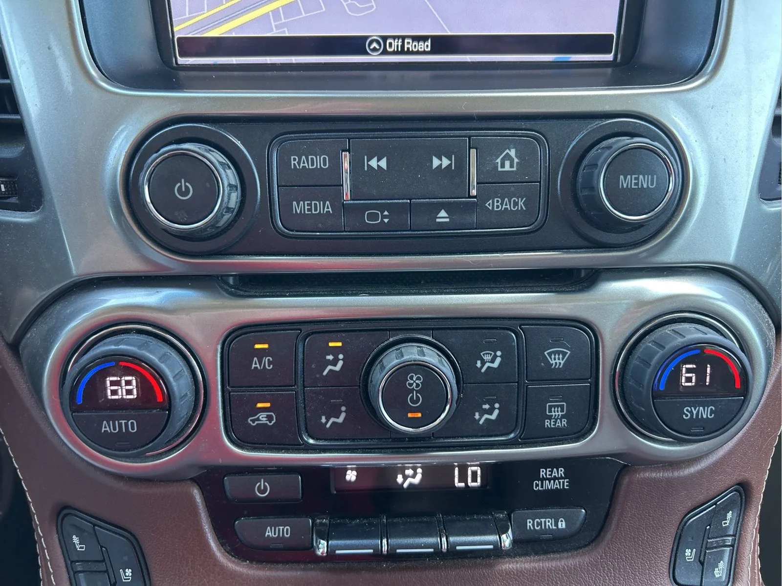 Used 2019 Pearl Chevrolet Premier image 34