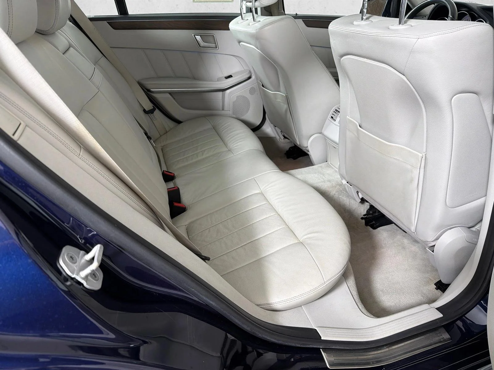 Used 2016 Blue Mercedes-Benz E 350 Luxury image 17