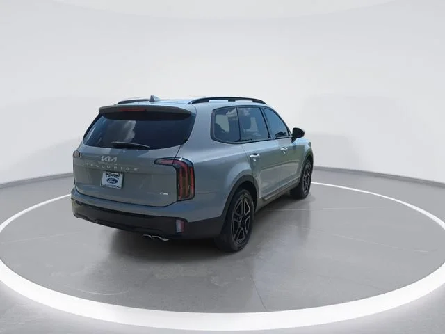Used 2024 Gray Kia EX X-Line image 7