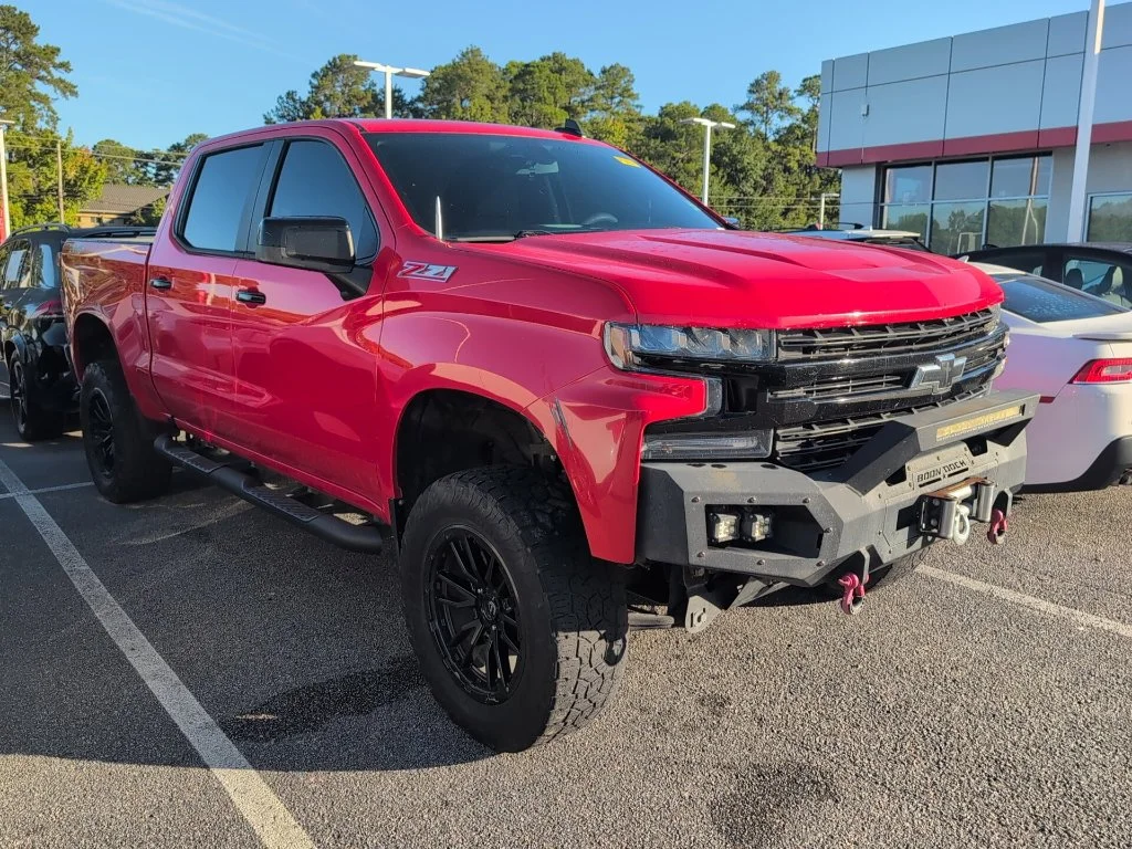Used 2019 Red Chevrolet LT Trail Boss image 1