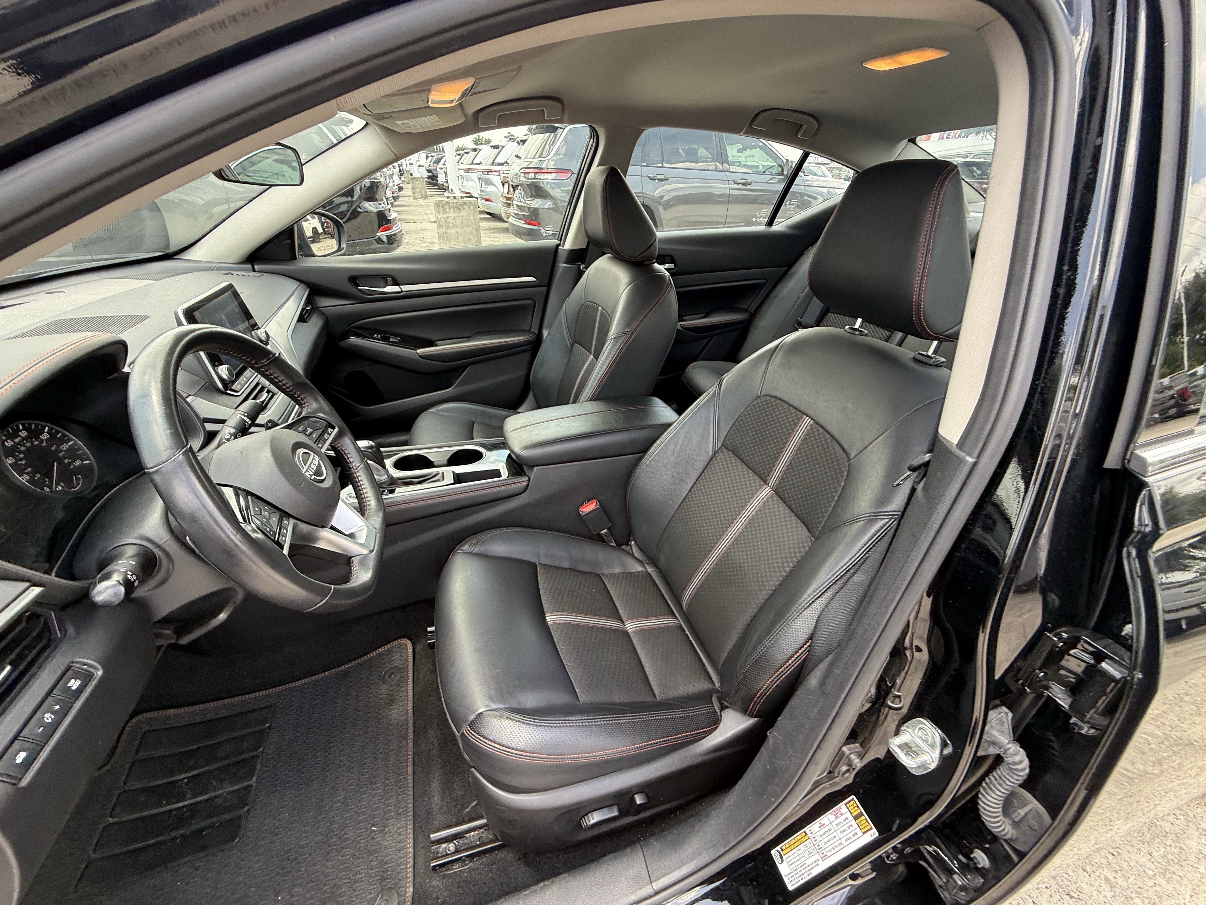Used 2025 Super Black Nissan  image 26